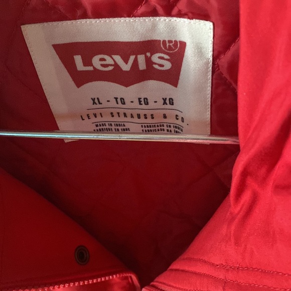 Brand New Red Winter Jacket( Sleeveless) for men from Levi’s - Picture 4 of 8